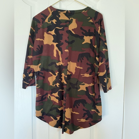 ๐จ๐ฆ Dotty Clothing camo print long sleeved baseball T - Picture 4 of 4